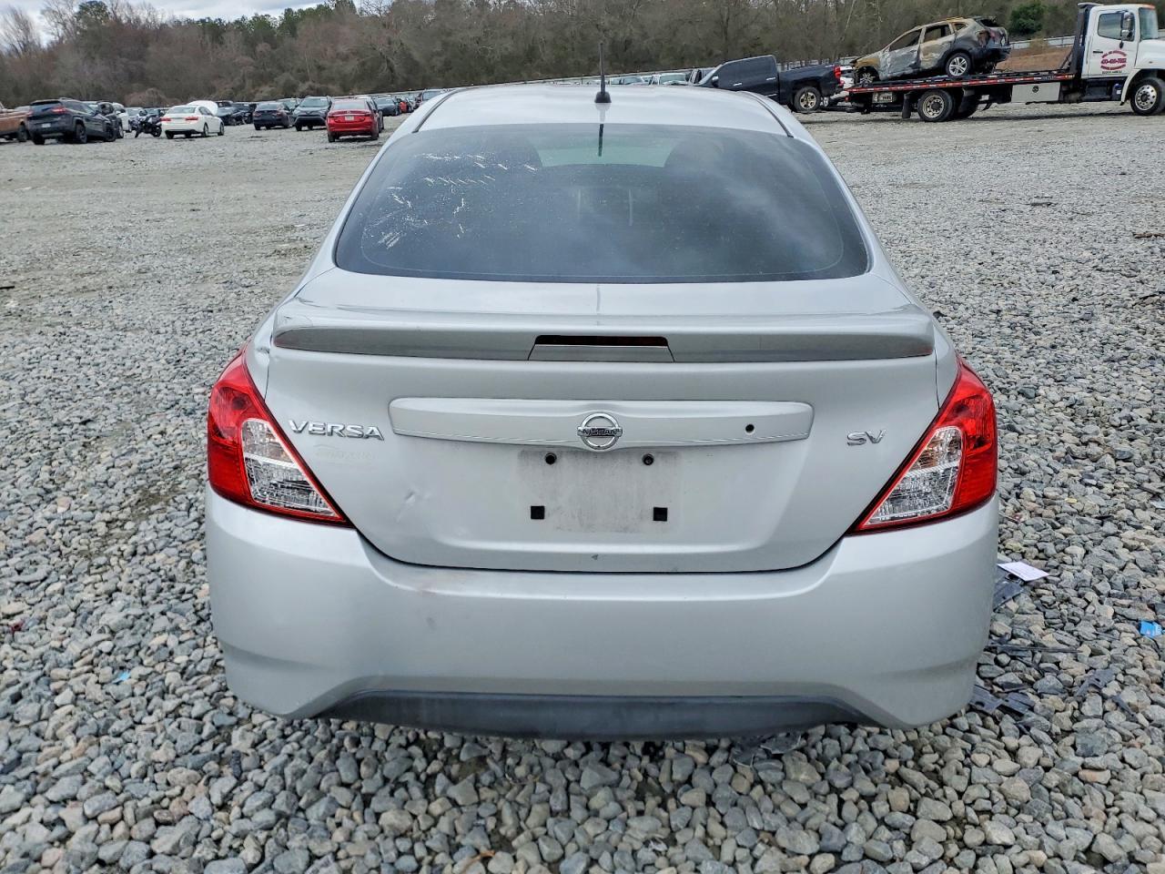 2018 NISSAN VERSA