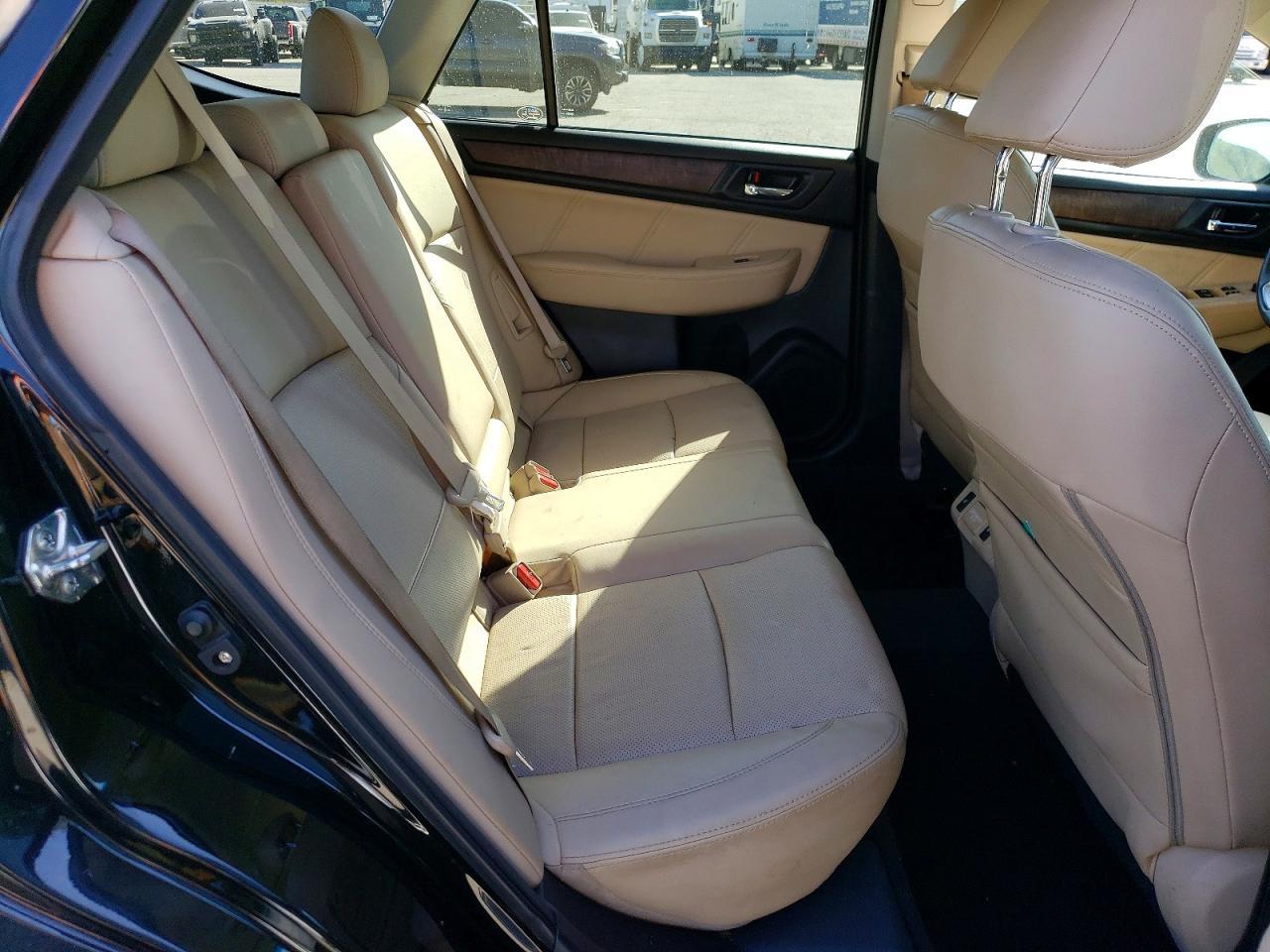 2018 SUBARU Outback