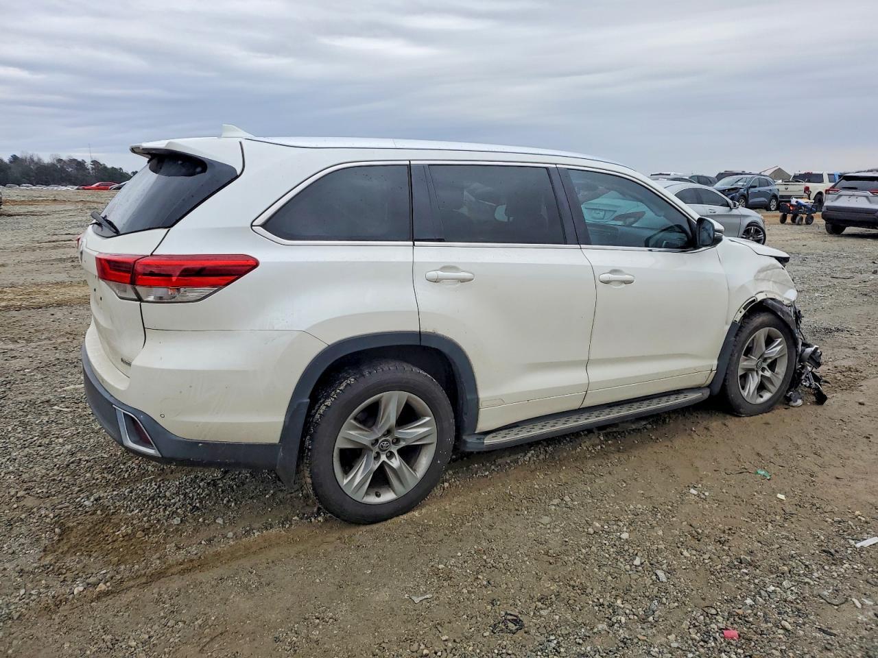2018 TOYOTA HIGHLANDER