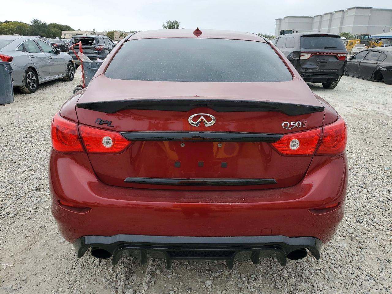 2016 INFINITI Q50