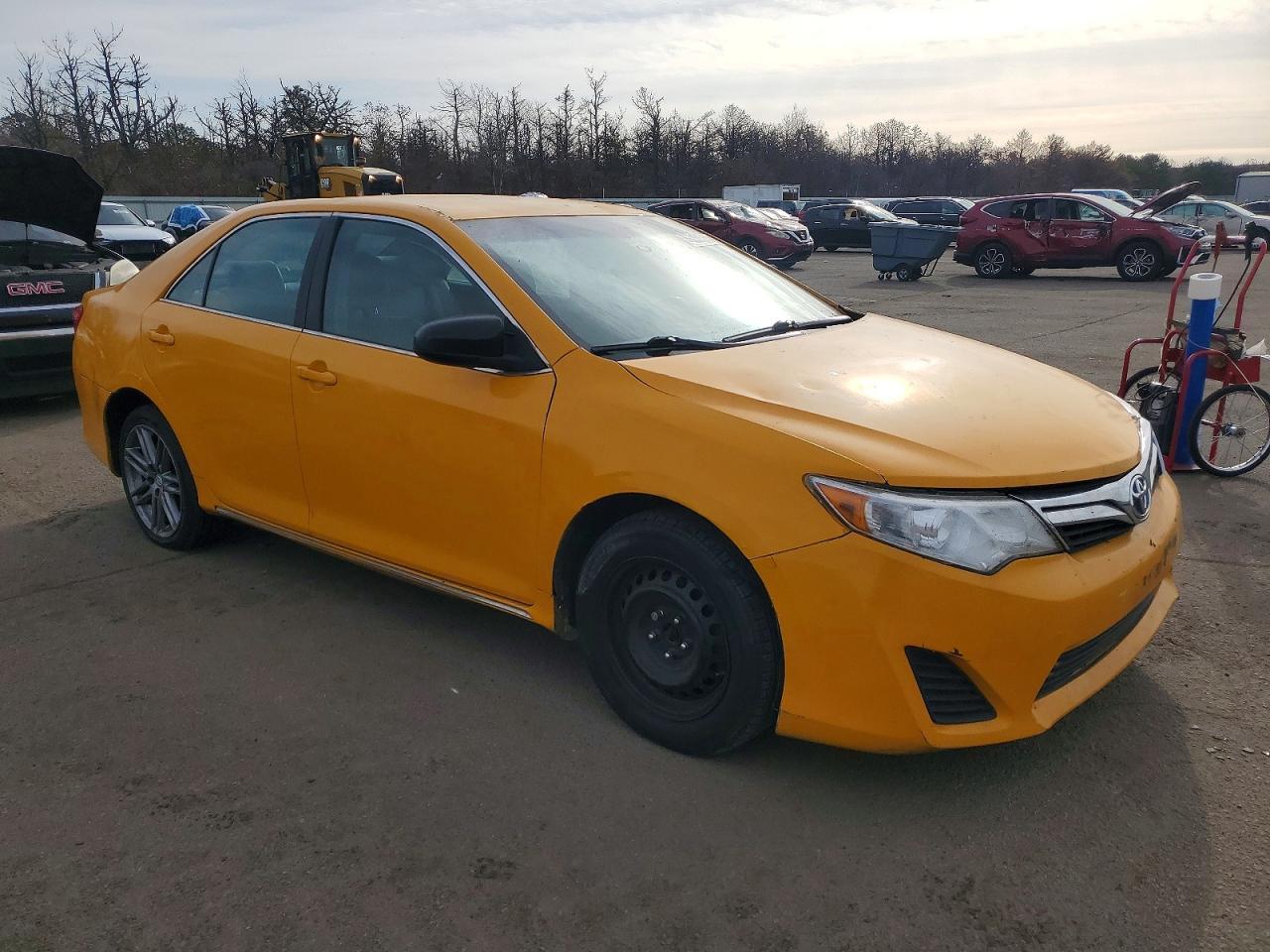 2014 TOYOTA CAMRY
