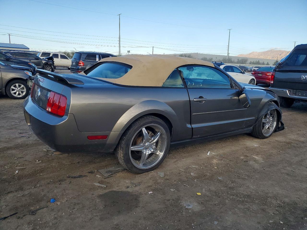 2005 FORD MUSTANG