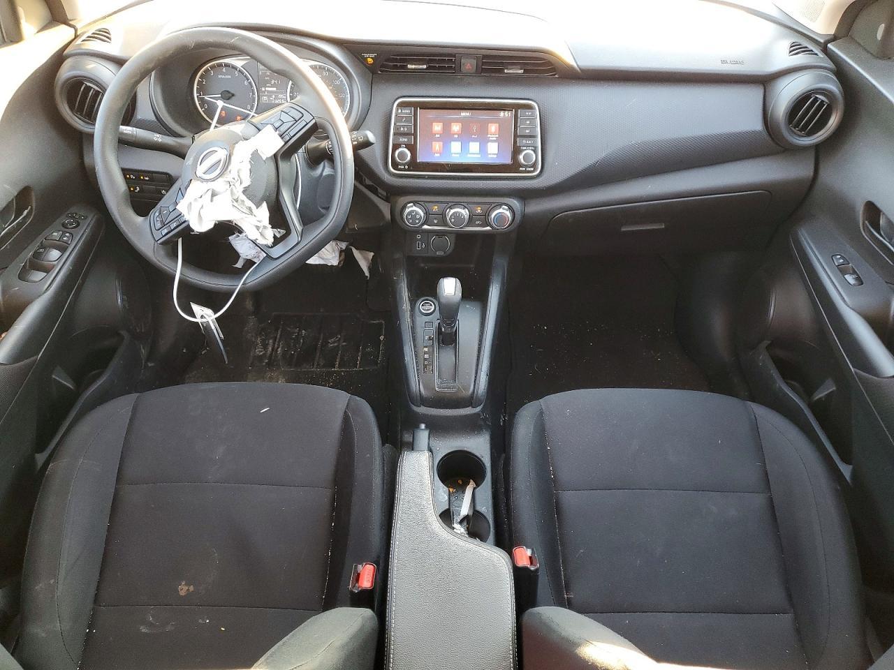 2024 NISSAN KICKS