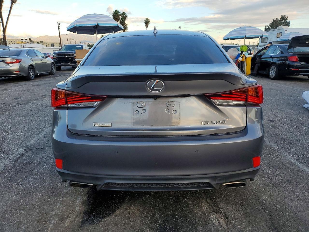 2018 LEXUS IS 300