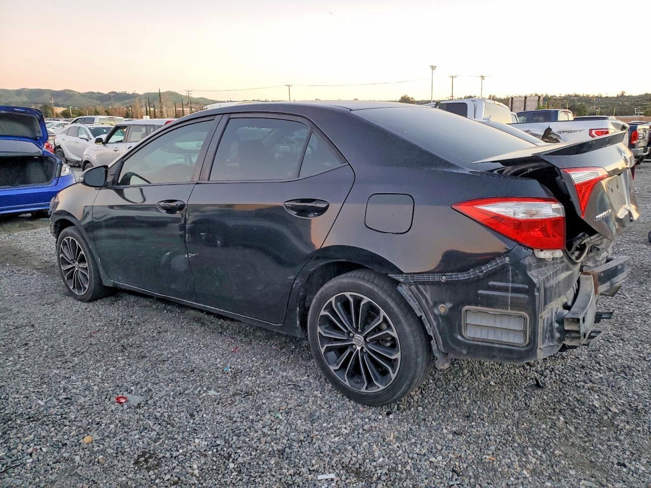 2015 TOYOTA COROLLA