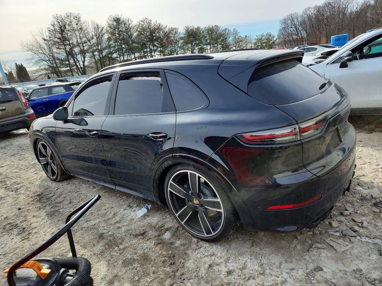 2023 PORSCHE CAYENNE