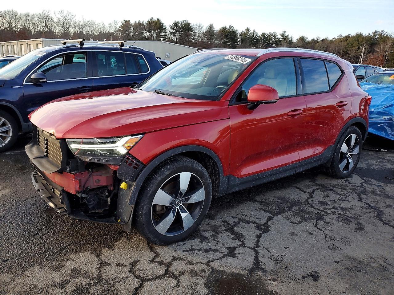 2019 VOLVO XC40