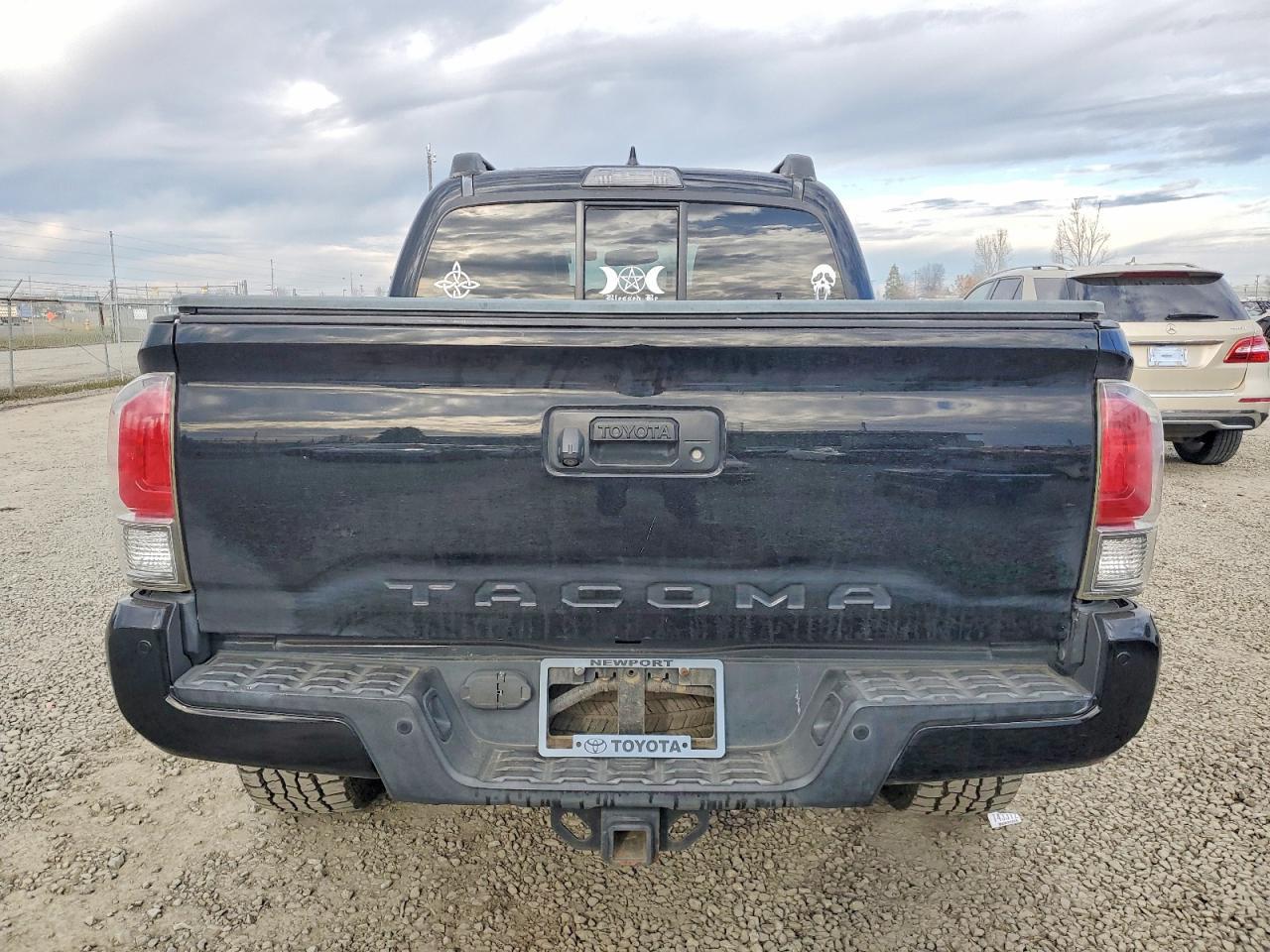 2016 TOYOTA TACOMA