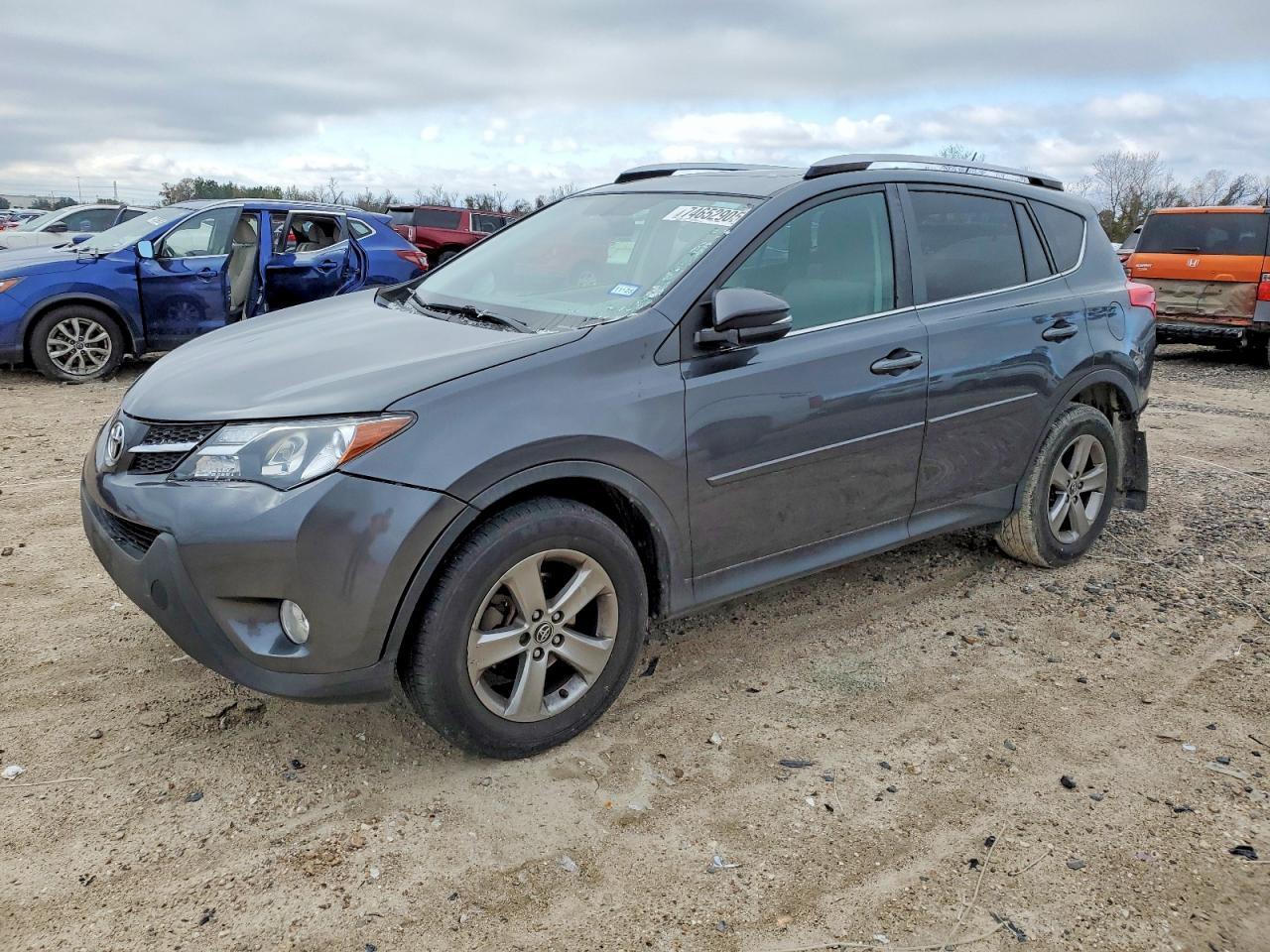 2015 TOYOTA RAV4