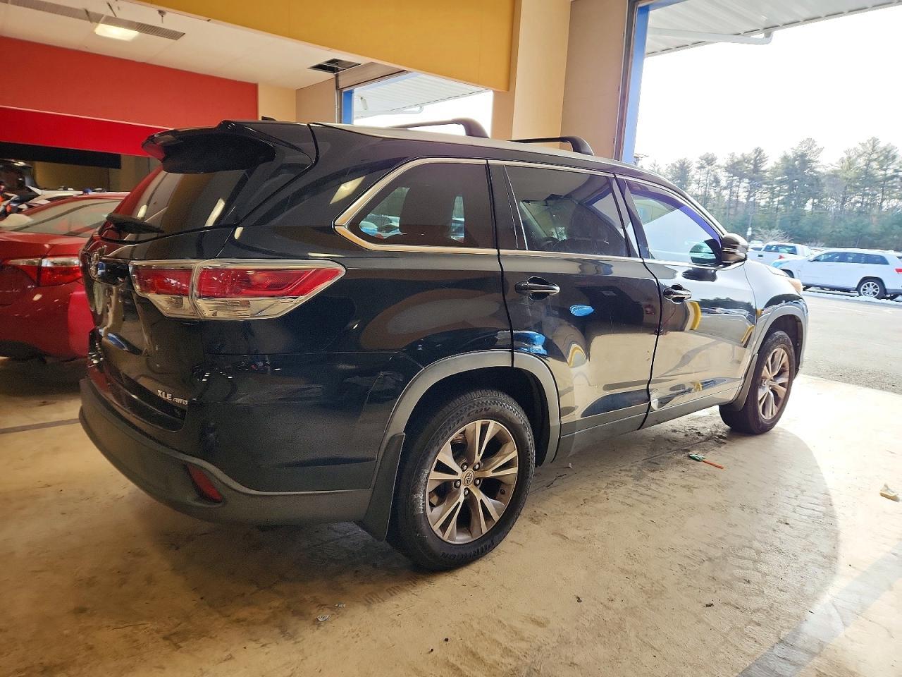 2015 TOYOTA HIGHLANDER