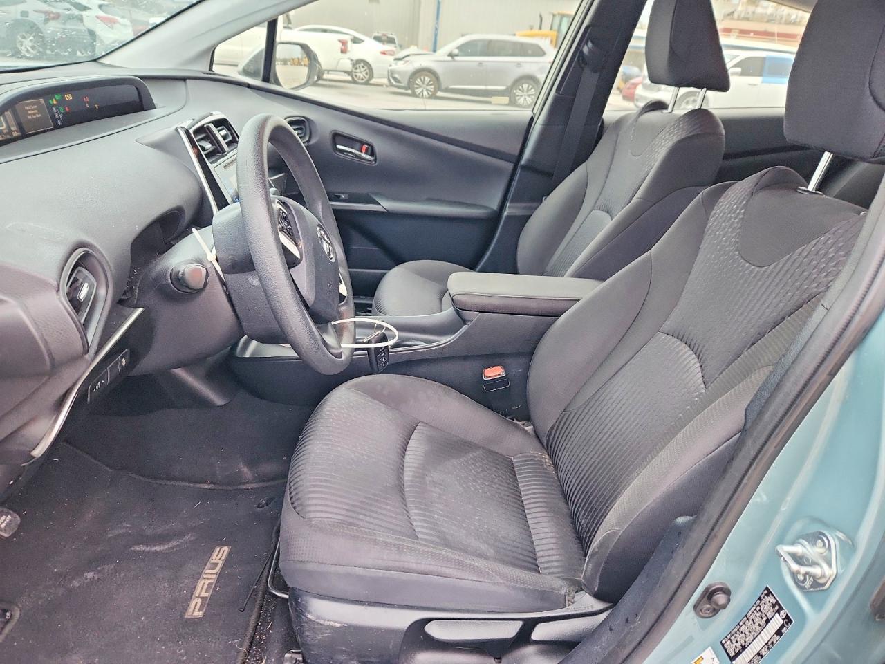 2016 TOYOTA PRIUS
