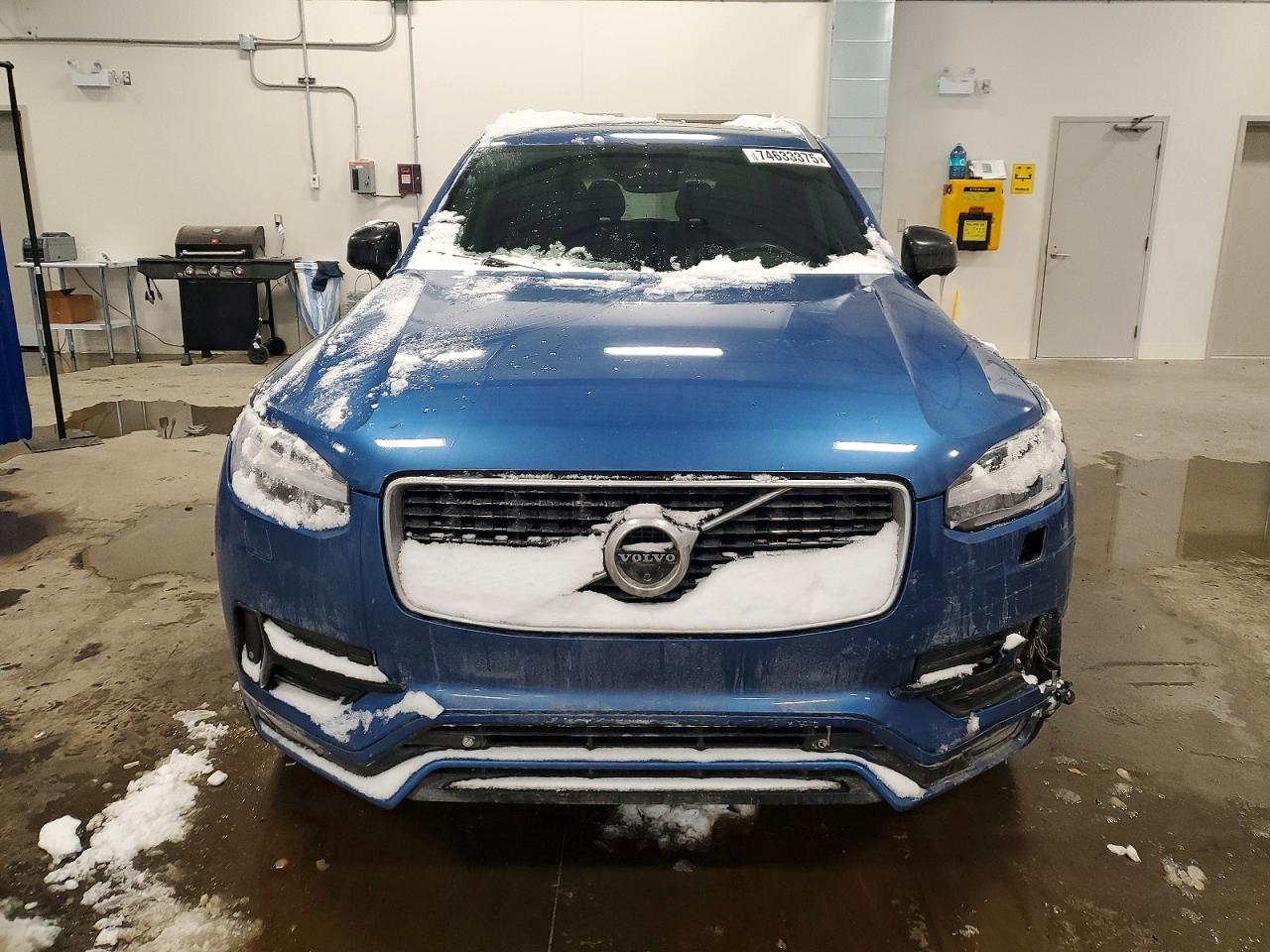 2017 VOLVO XC90