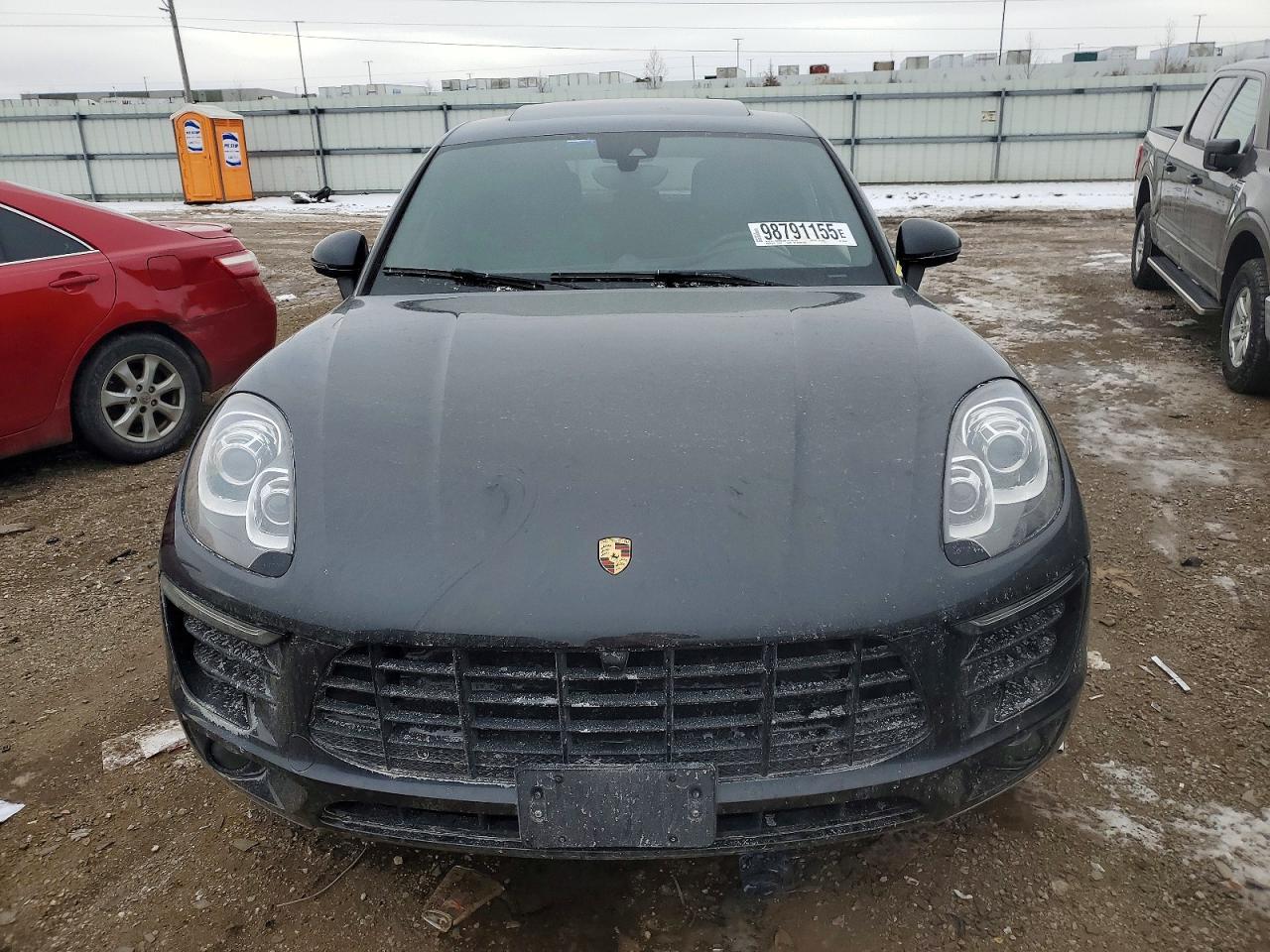 2018 PORSCHE Macan
