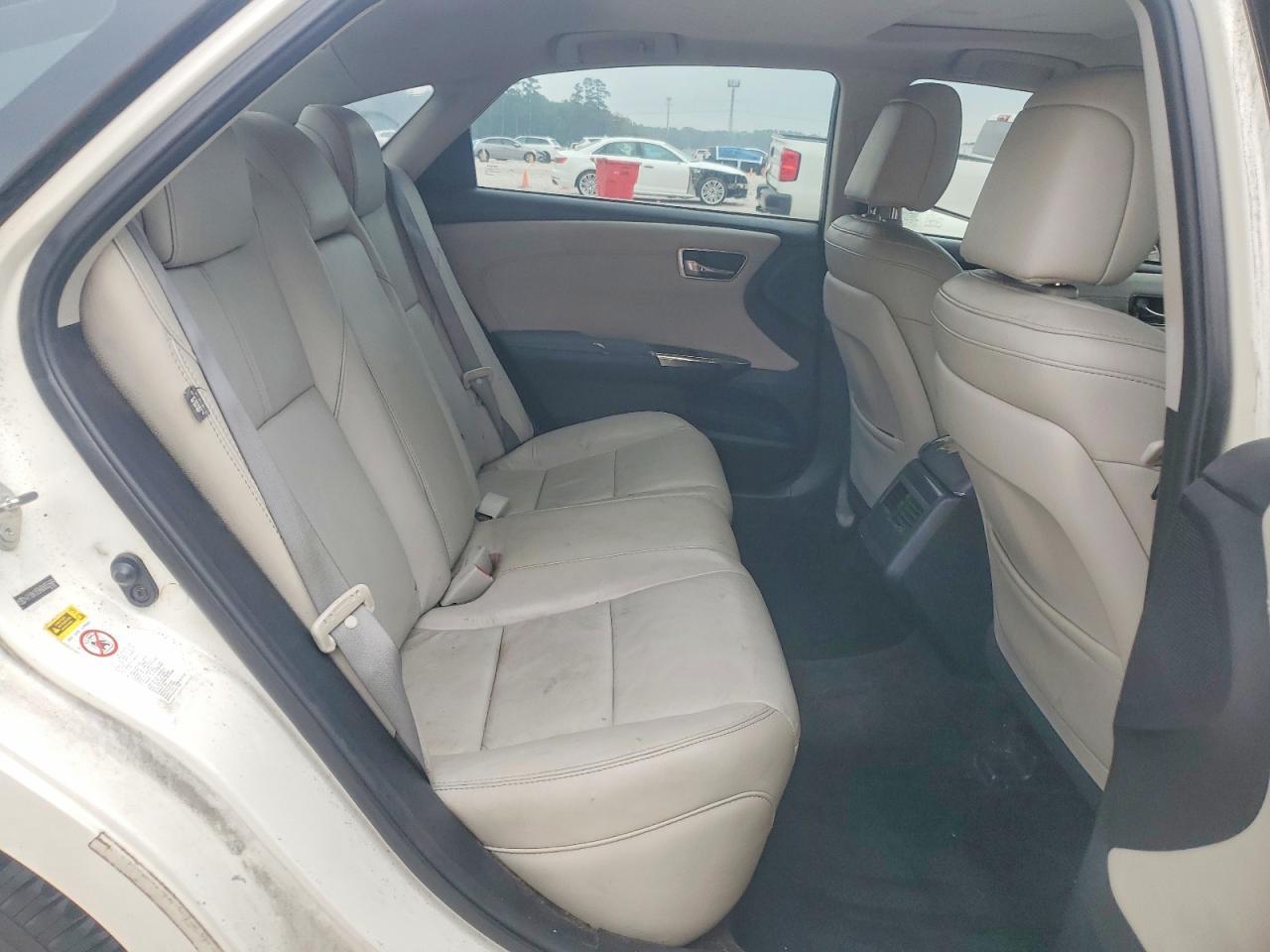 2013 TOYOTA Avalon