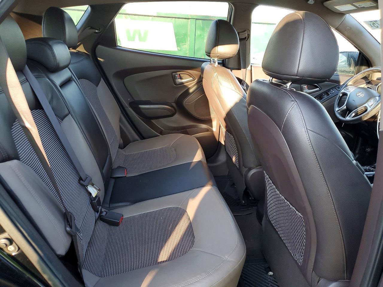 2011 HYUNDAI TUCSON