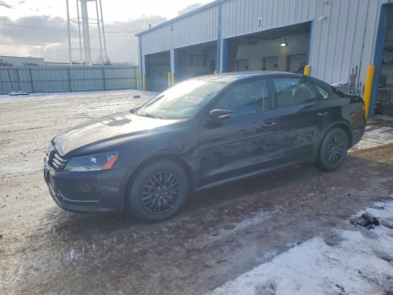 2012 VOLKSWAGEN Passat