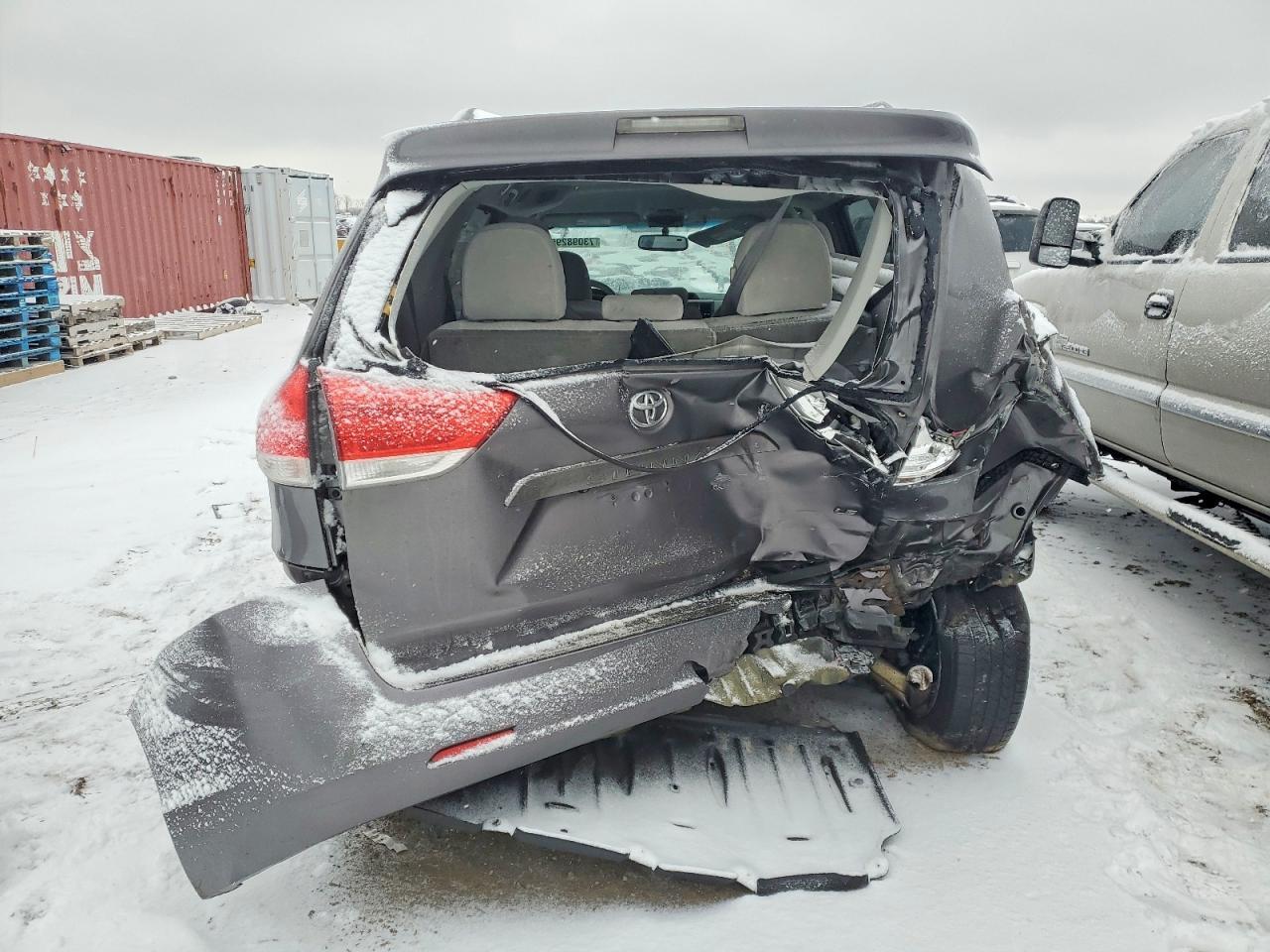 2013 TOYOTA SIENNA