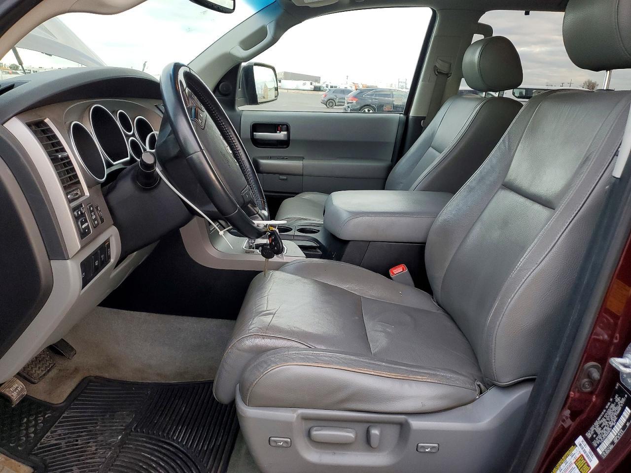2010 TOYOTA Sequoia