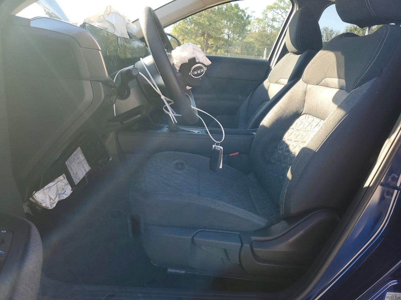 2025 NISSAN KICKS