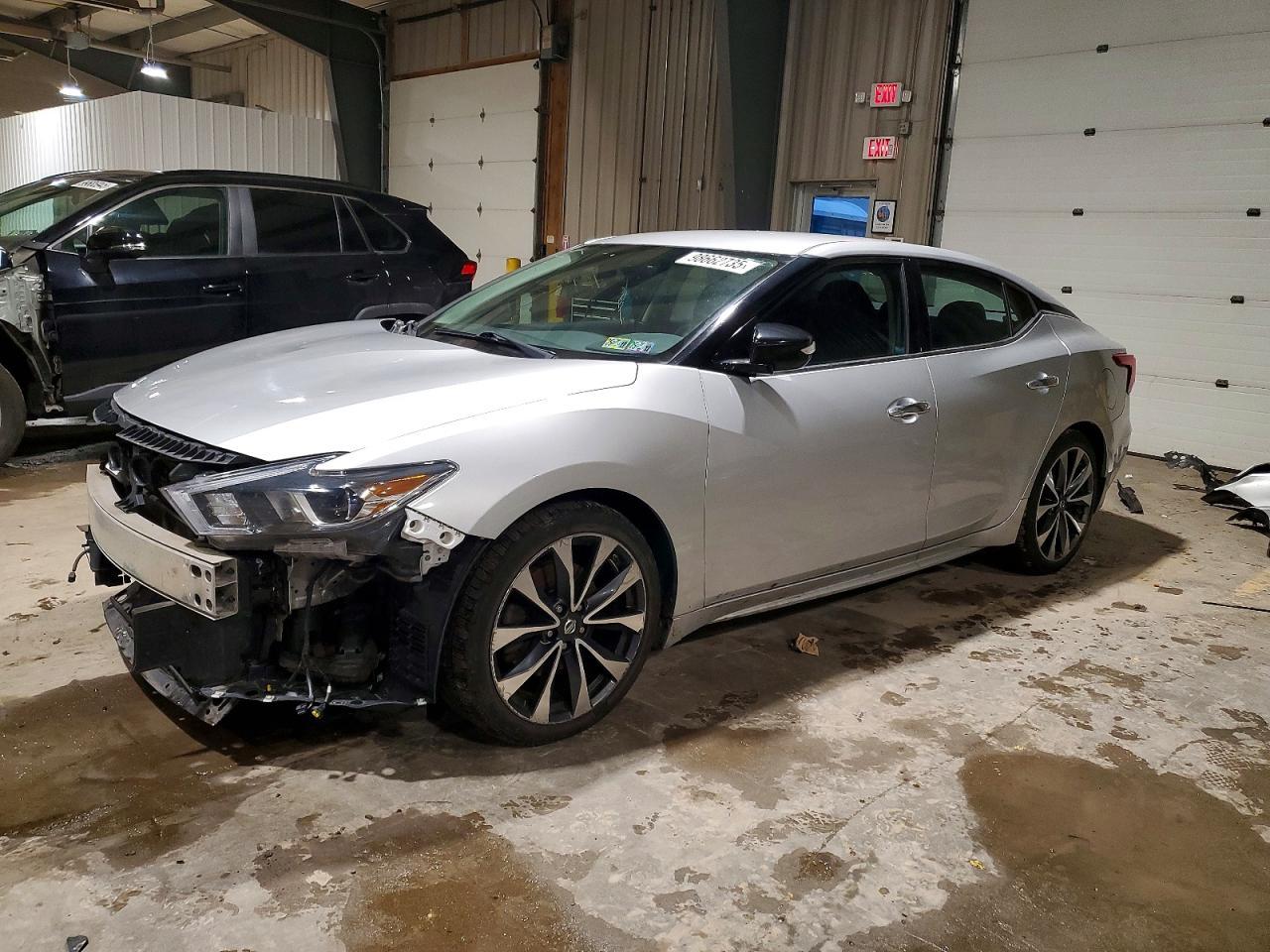 2016 NISSAN Maxima