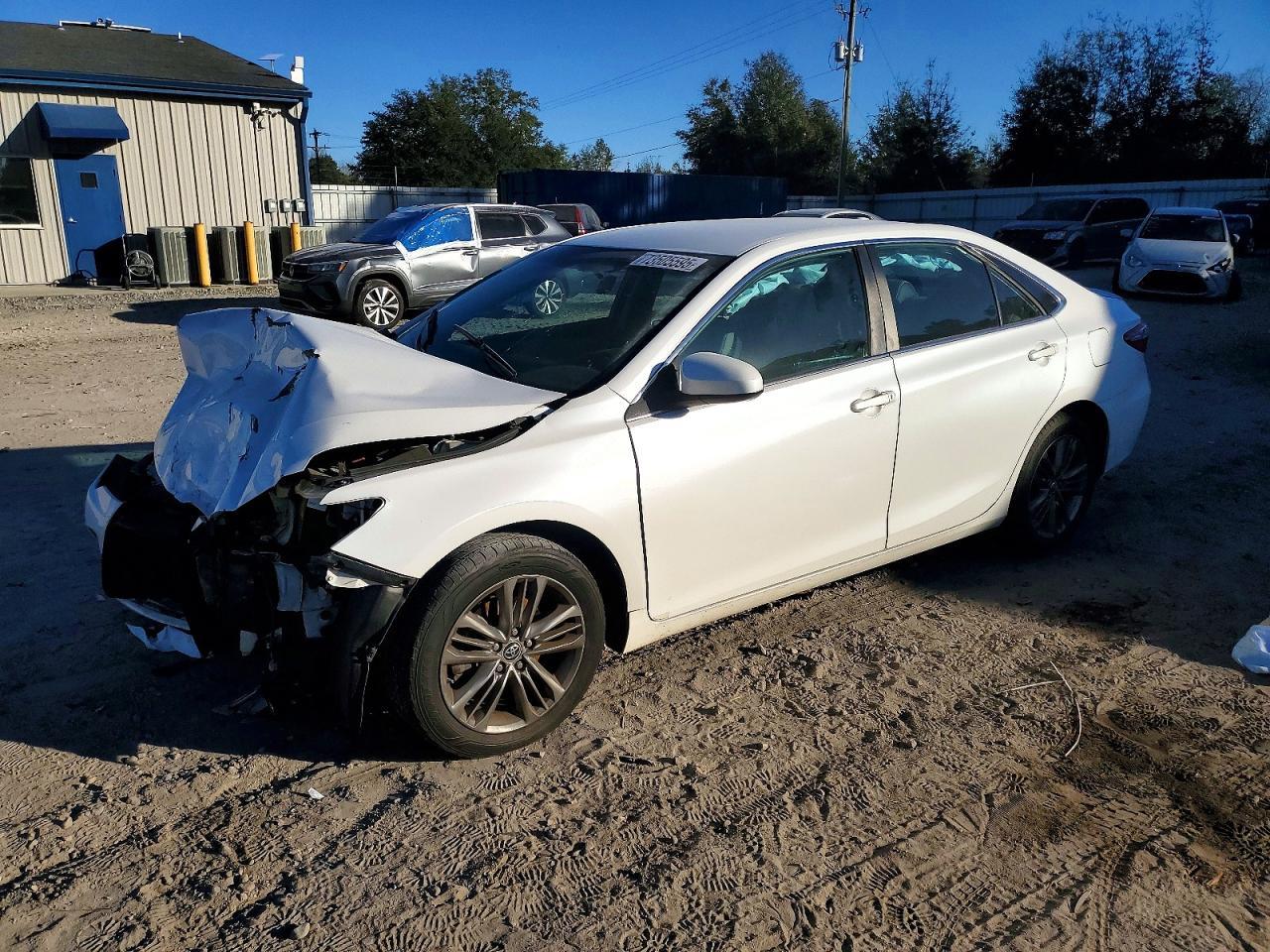 2016 TOYOTA CAMRY