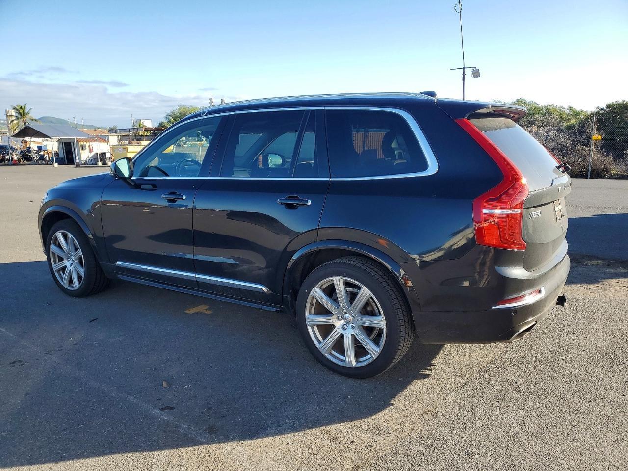 2016 VOLVO XC90