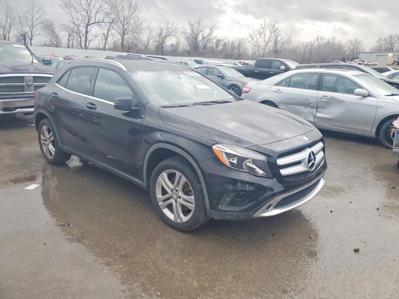 2016 MERCEDES-BENZ GLA-Class
