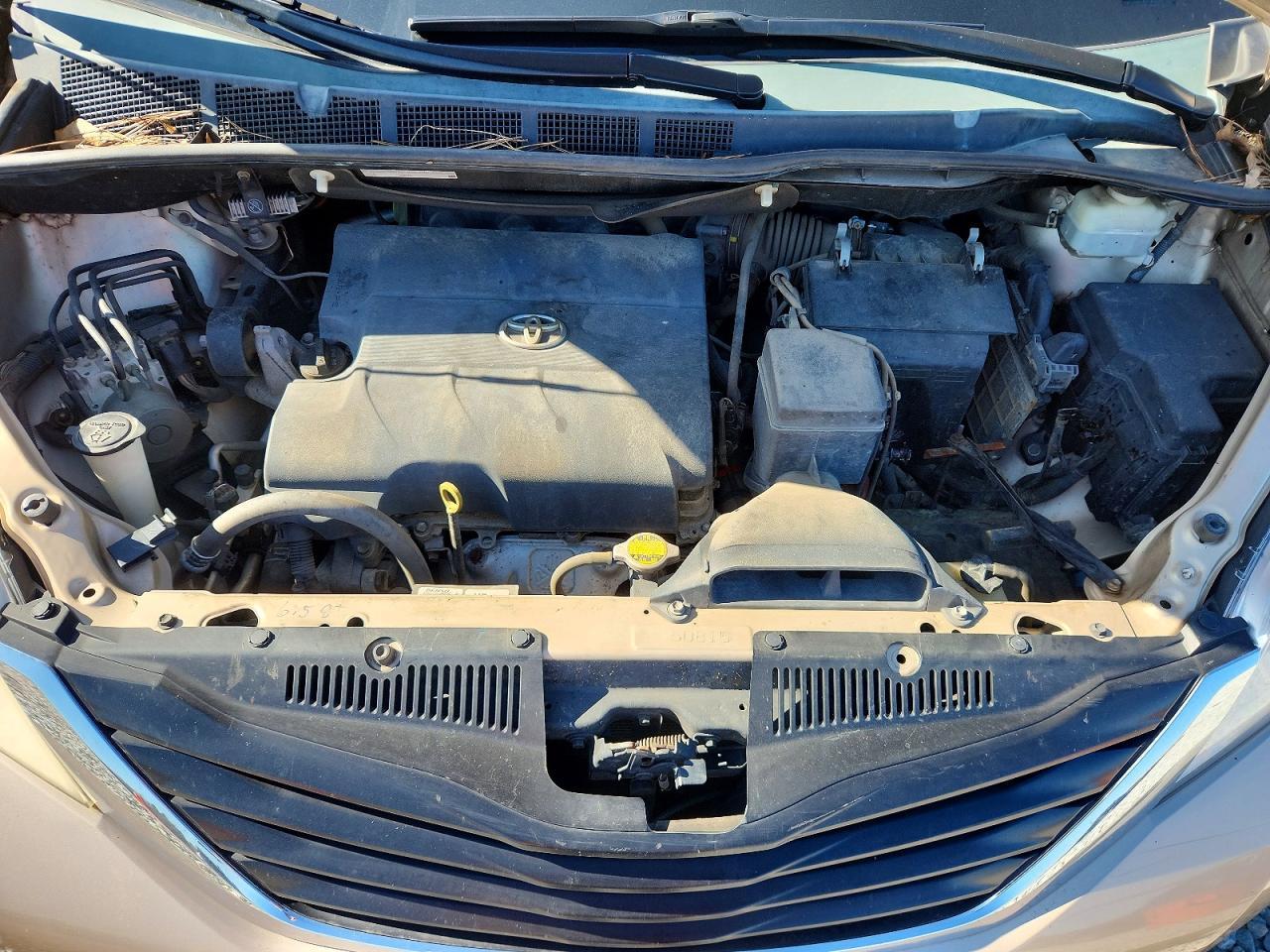 2013 TOYOTA SIENNA