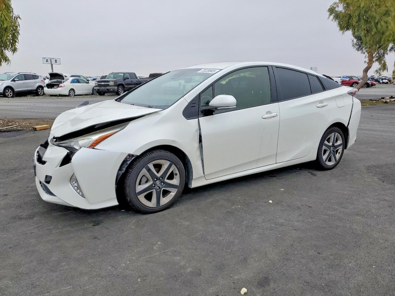 2016 TOYOTA PRIUS