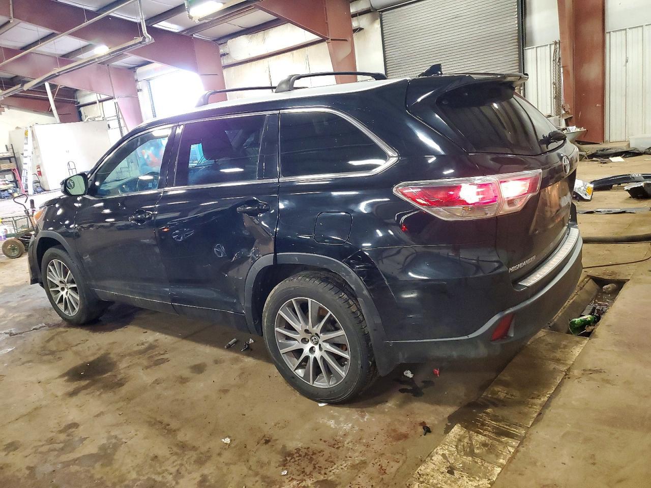 2016 TOYOTA HIGHLANDER