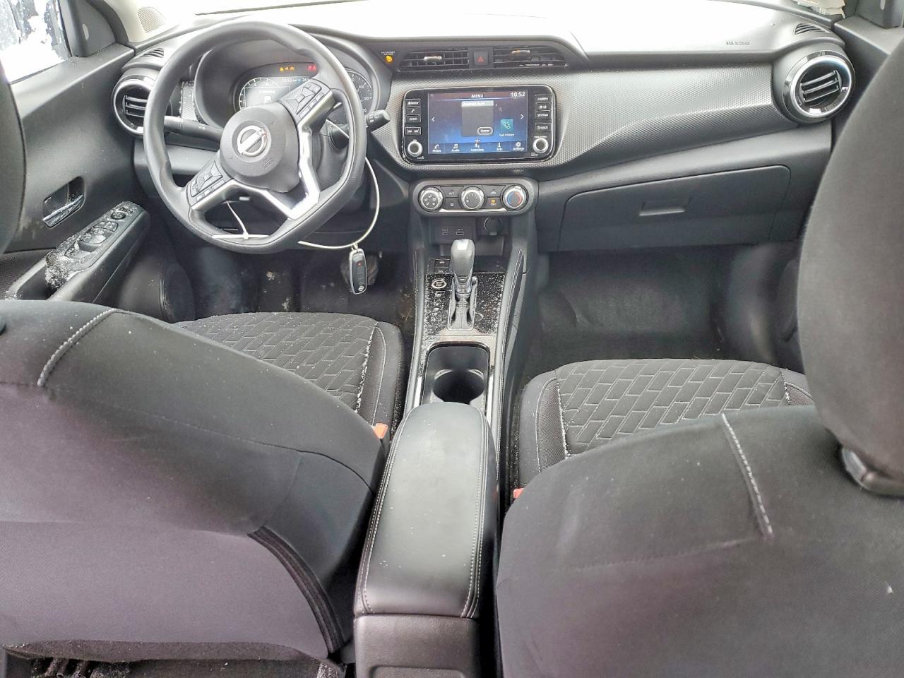 2023 NISSAN KICKS