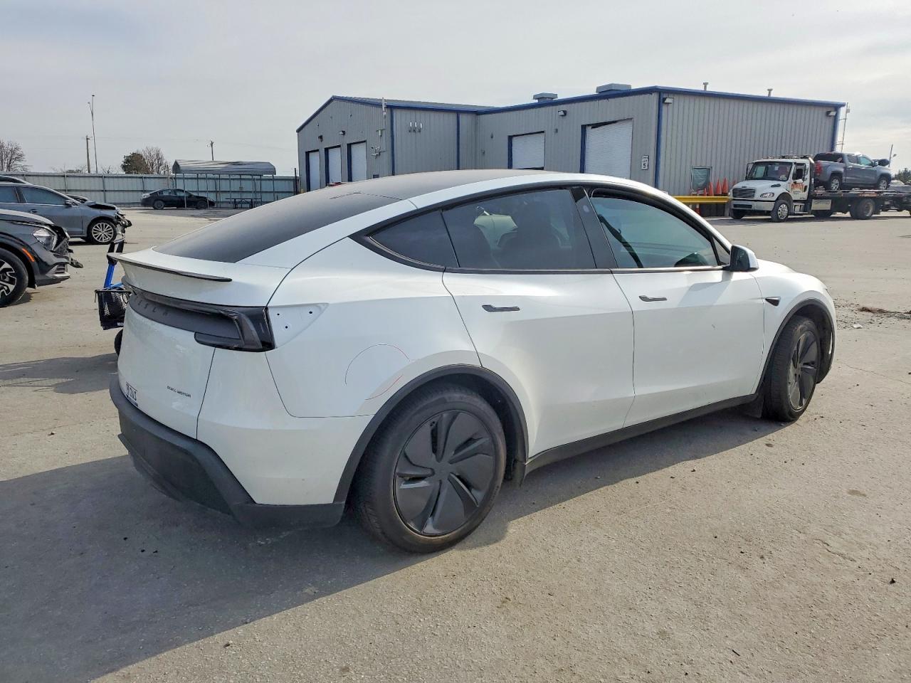 2026 TESLA MODEL Y