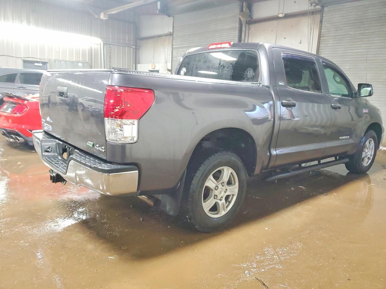 2011 TOYOTA TUNDRA