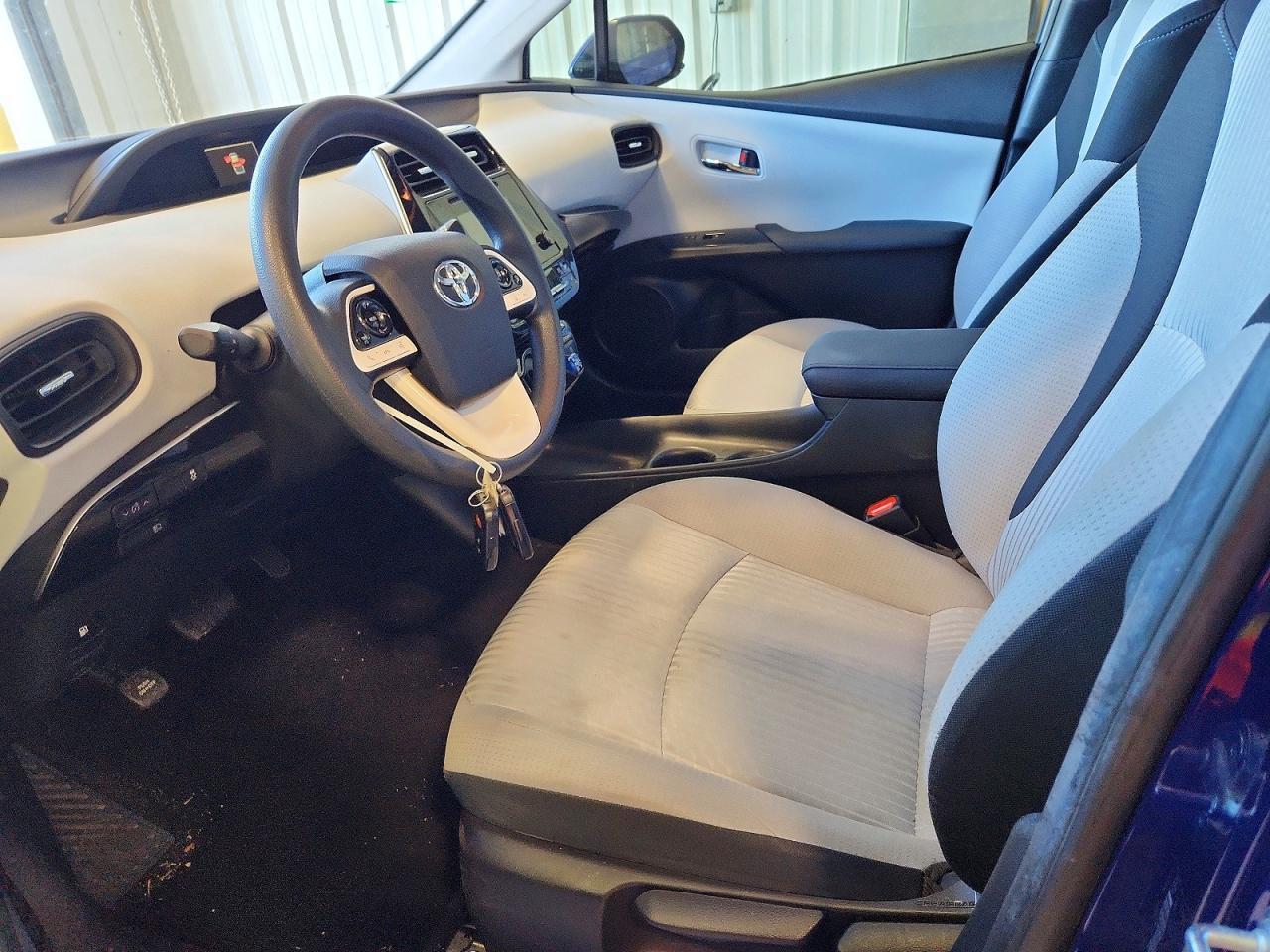 2017 TOYOTA PRIUS