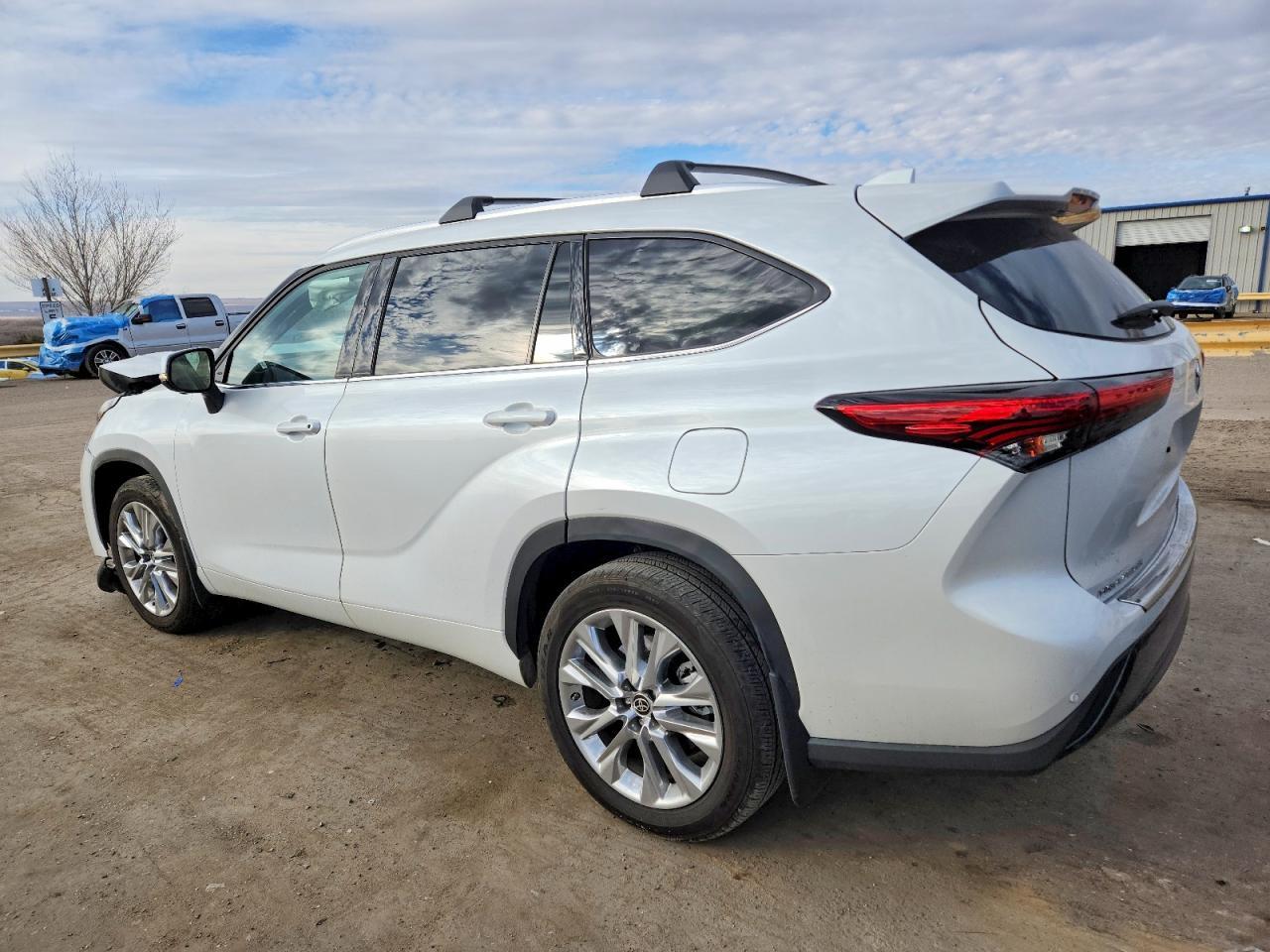 2023 TOYOTA HIGHLANDER