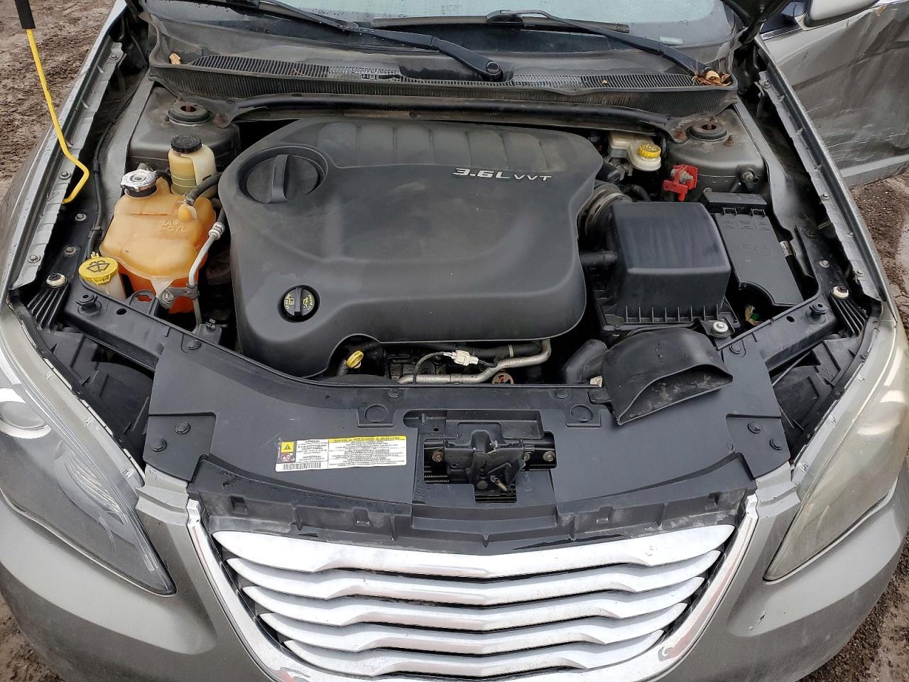 2013 CHRYSLER 200