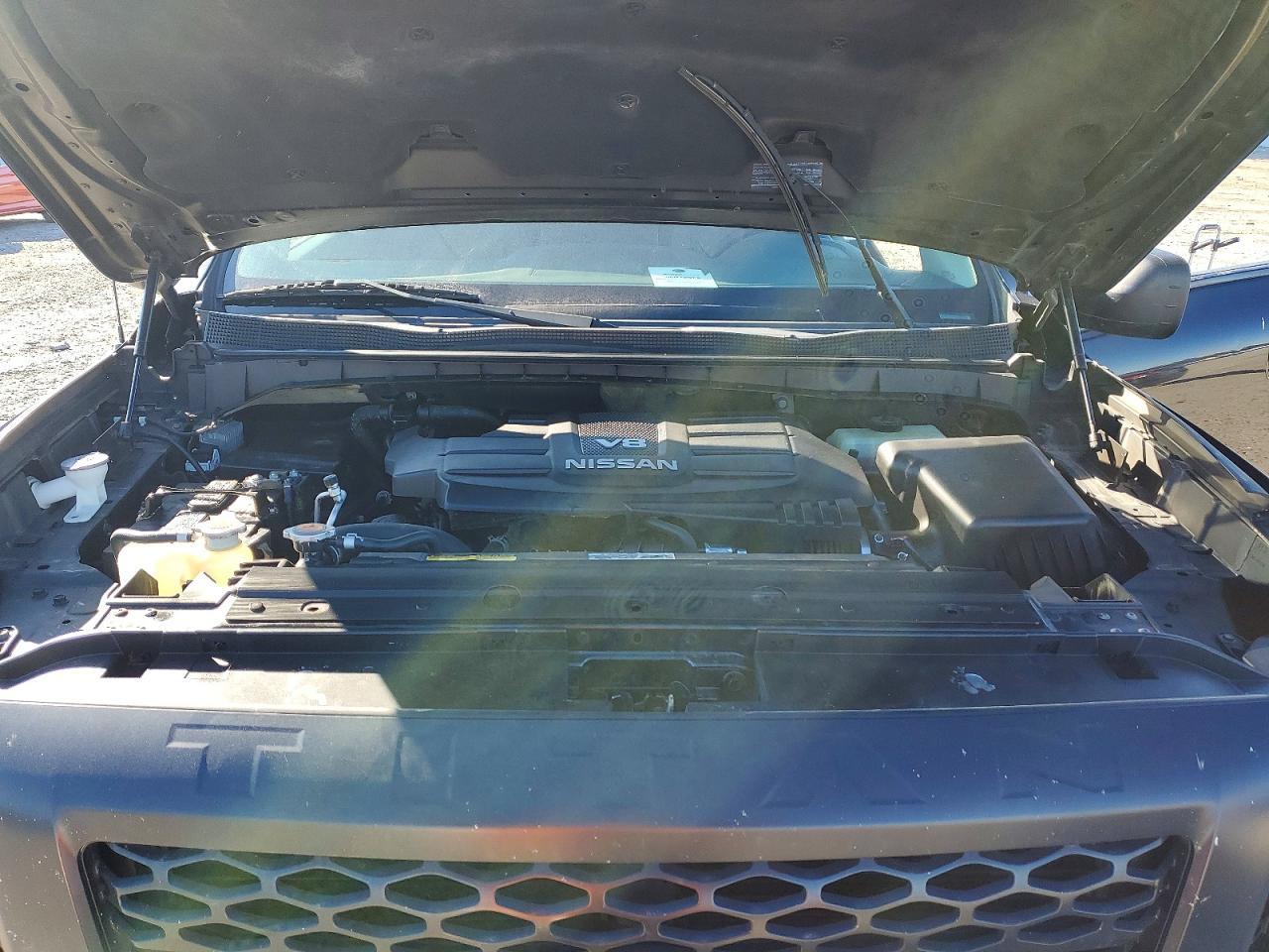 2017 NISSAN Titan