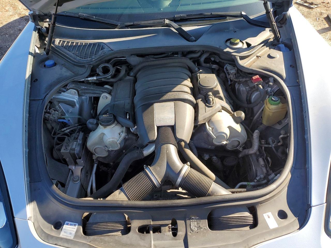 2016 PORSCHE Panamera
