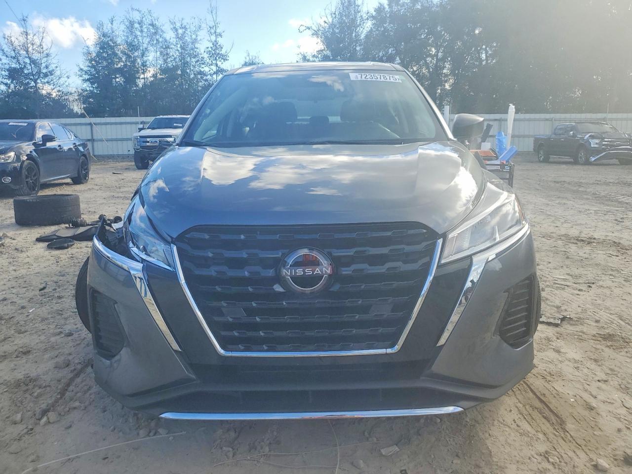 2024 NISSAN KICKS