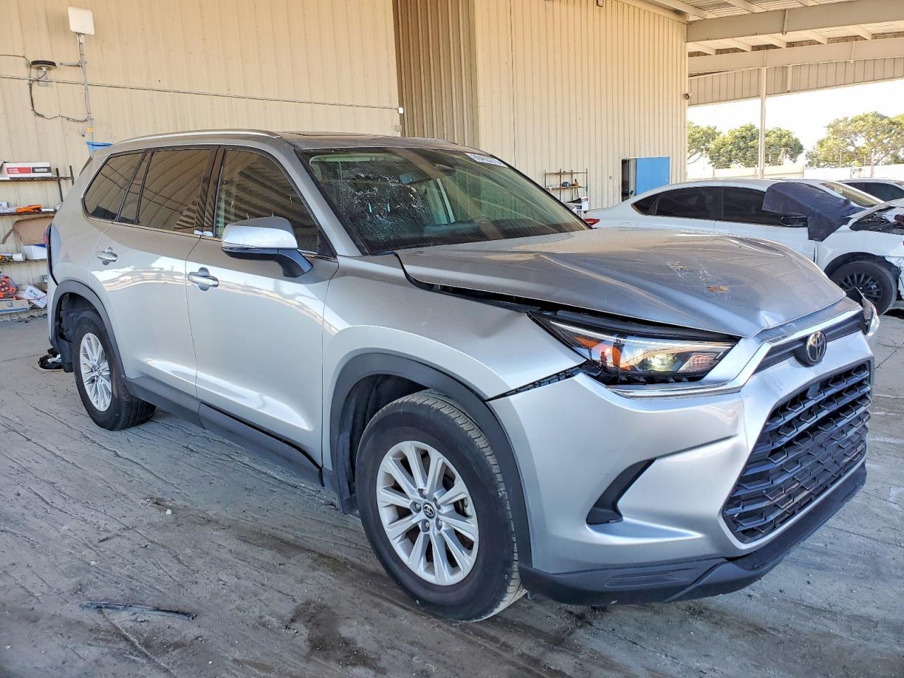 2024 TOYOTA HIGHLANDER