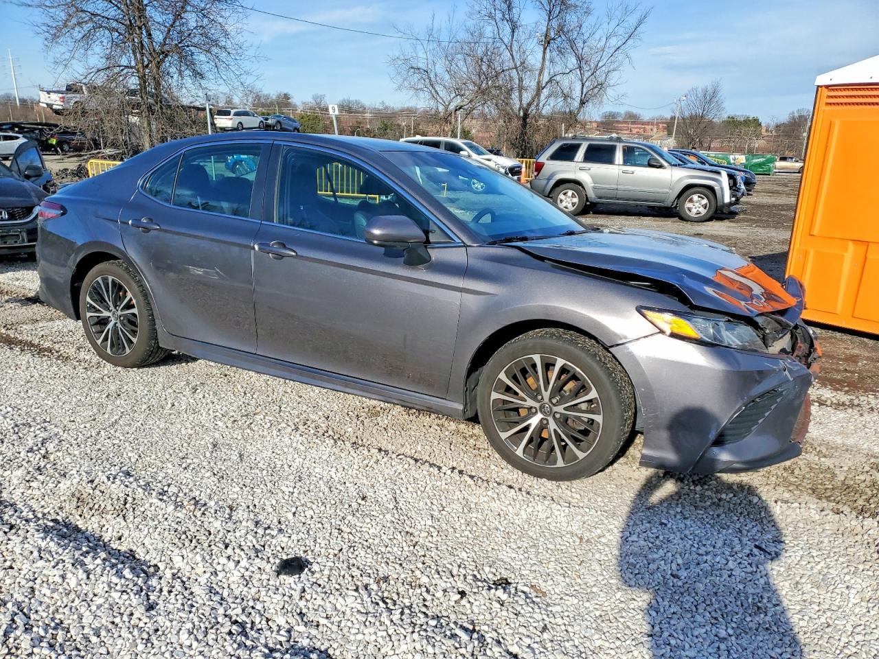 2018 TOYOTA CAMRY