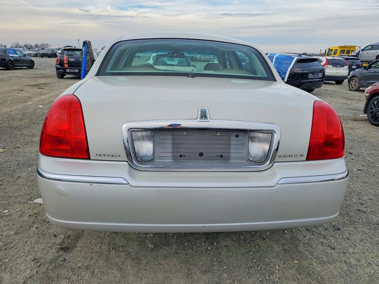 2007 LINCOLN Town Car