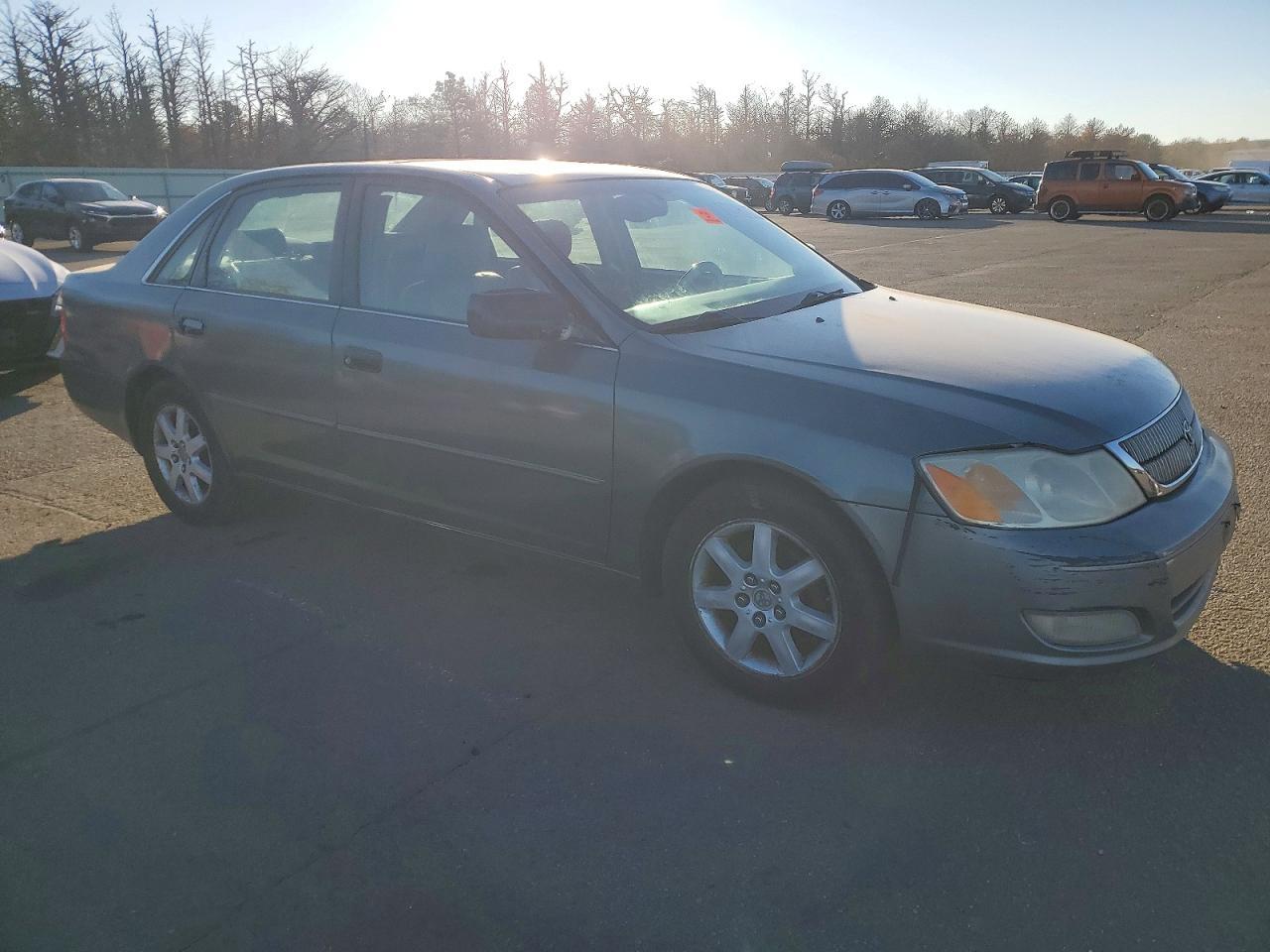 2001 TOYOTA Avalon