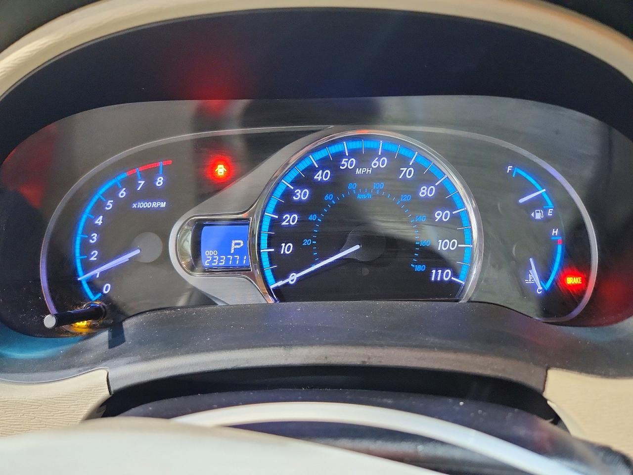 2011 TOYOTA SIENNA