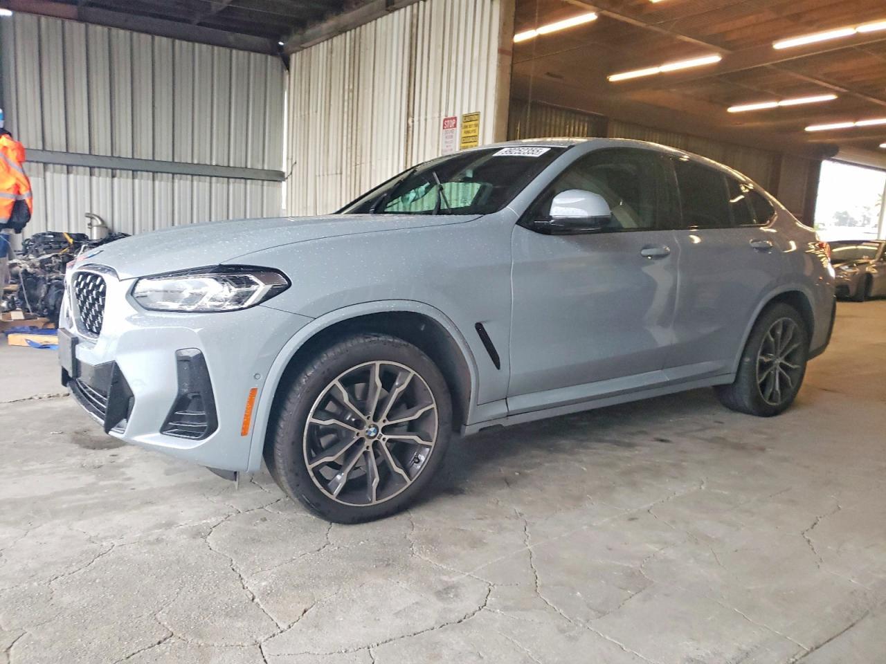 2022 BMW X4