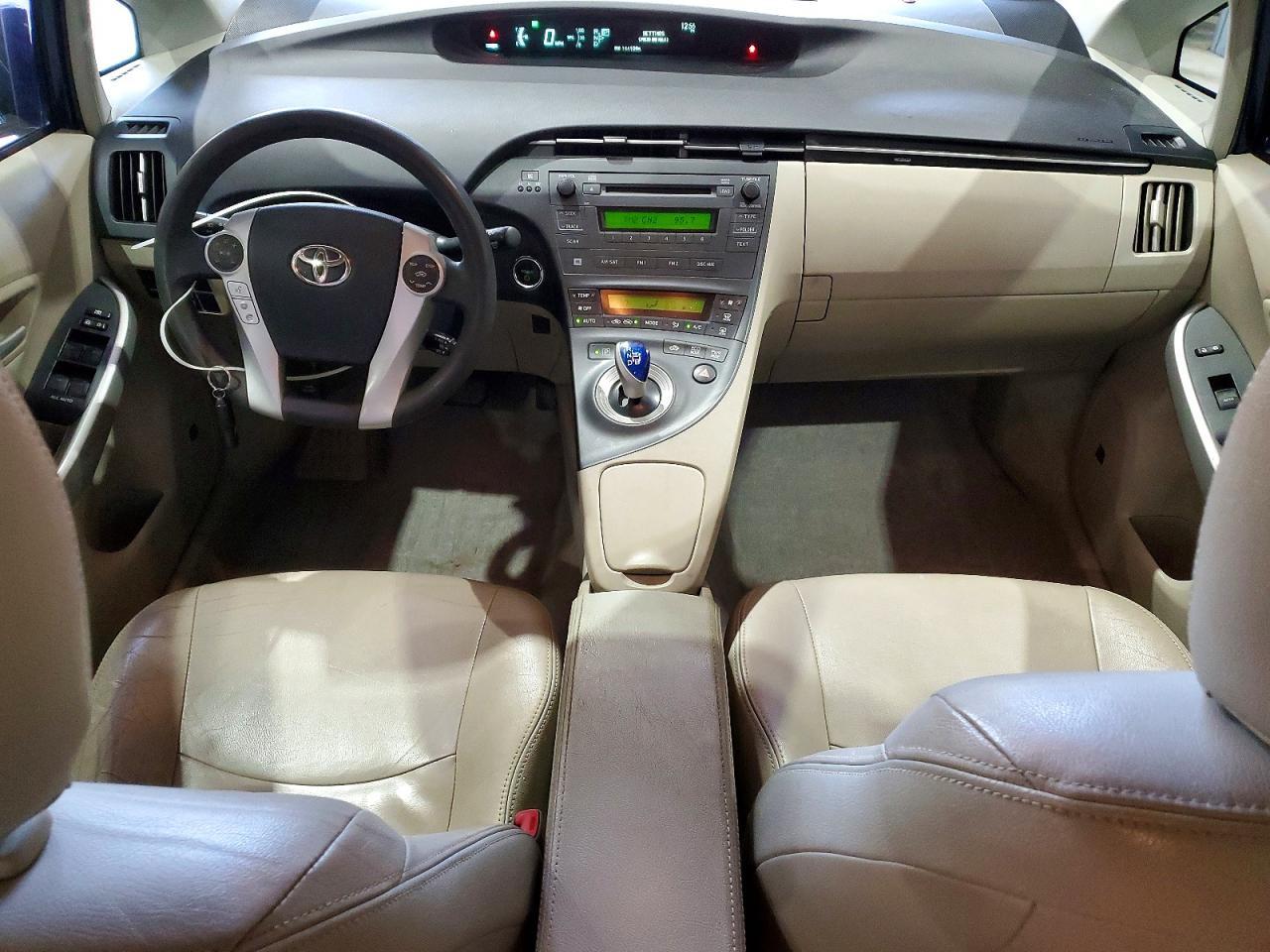 2011 TOYOTA PRIUS