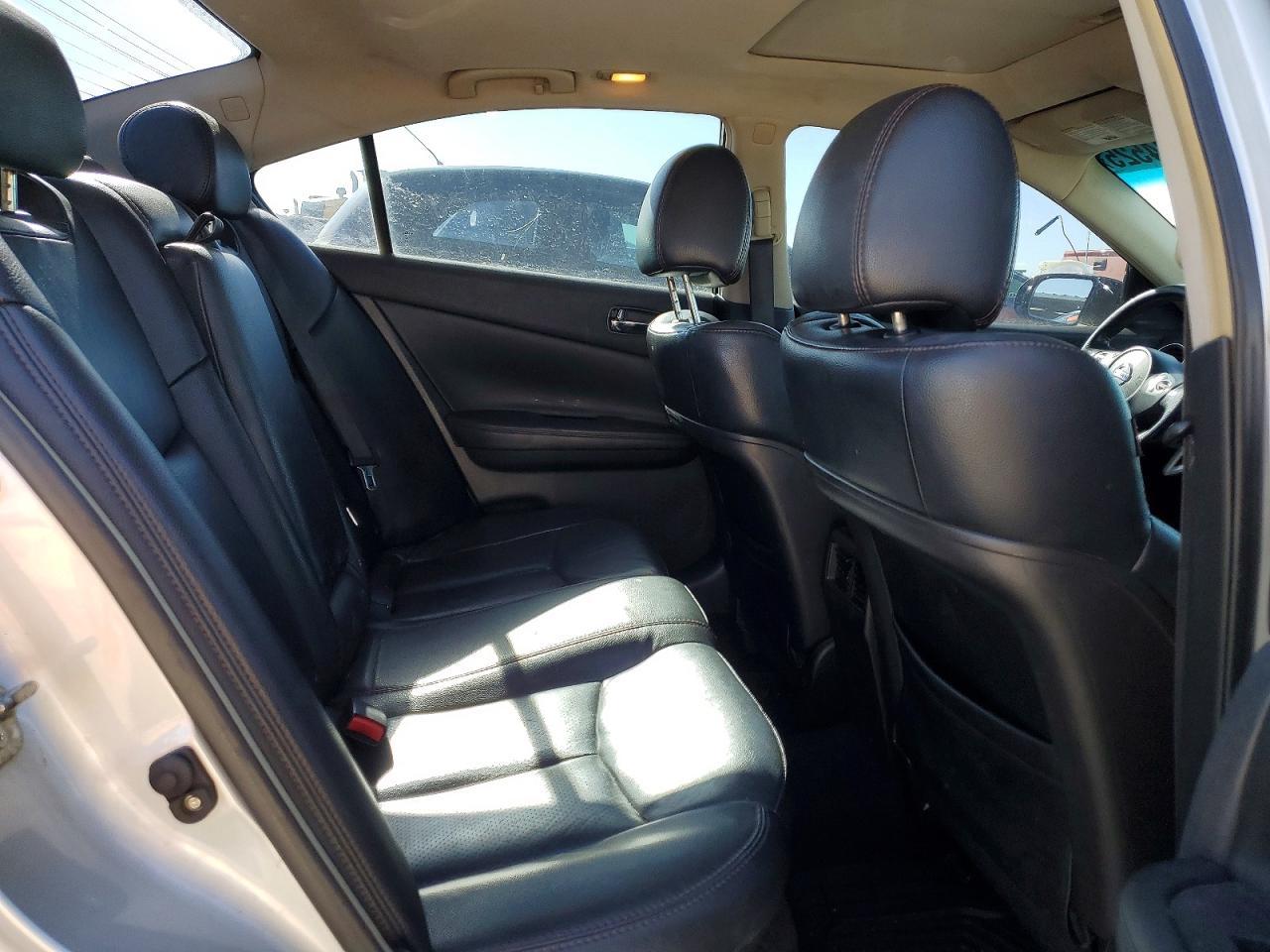 2012 NISSAN Maxima