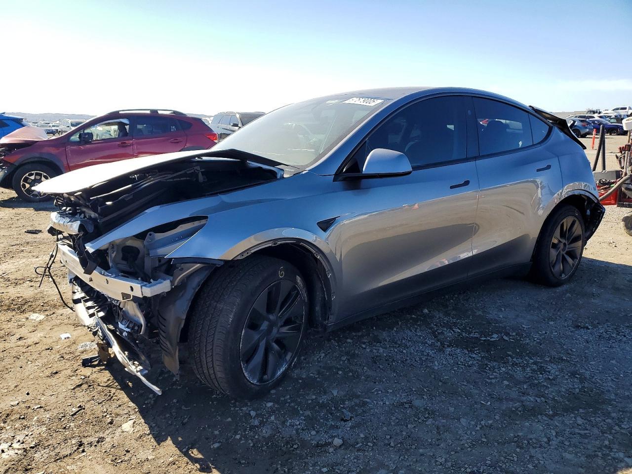 2025 TESLA MODEL Y