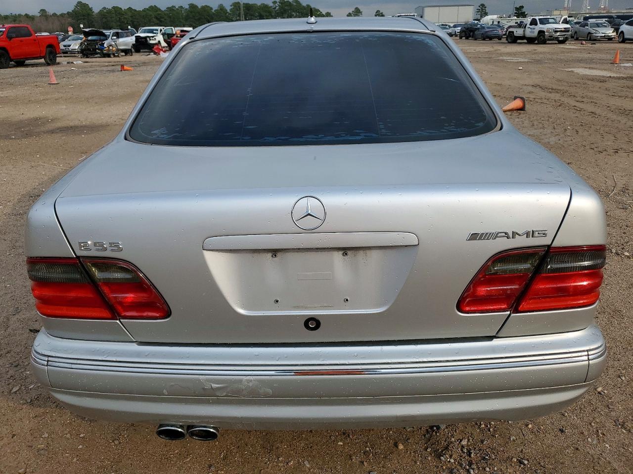 2001 MERCEDES-BENZ E-Class