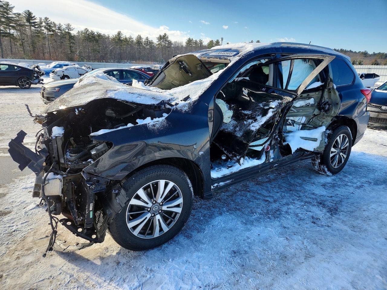 2017 NISSAN PATHFINDER